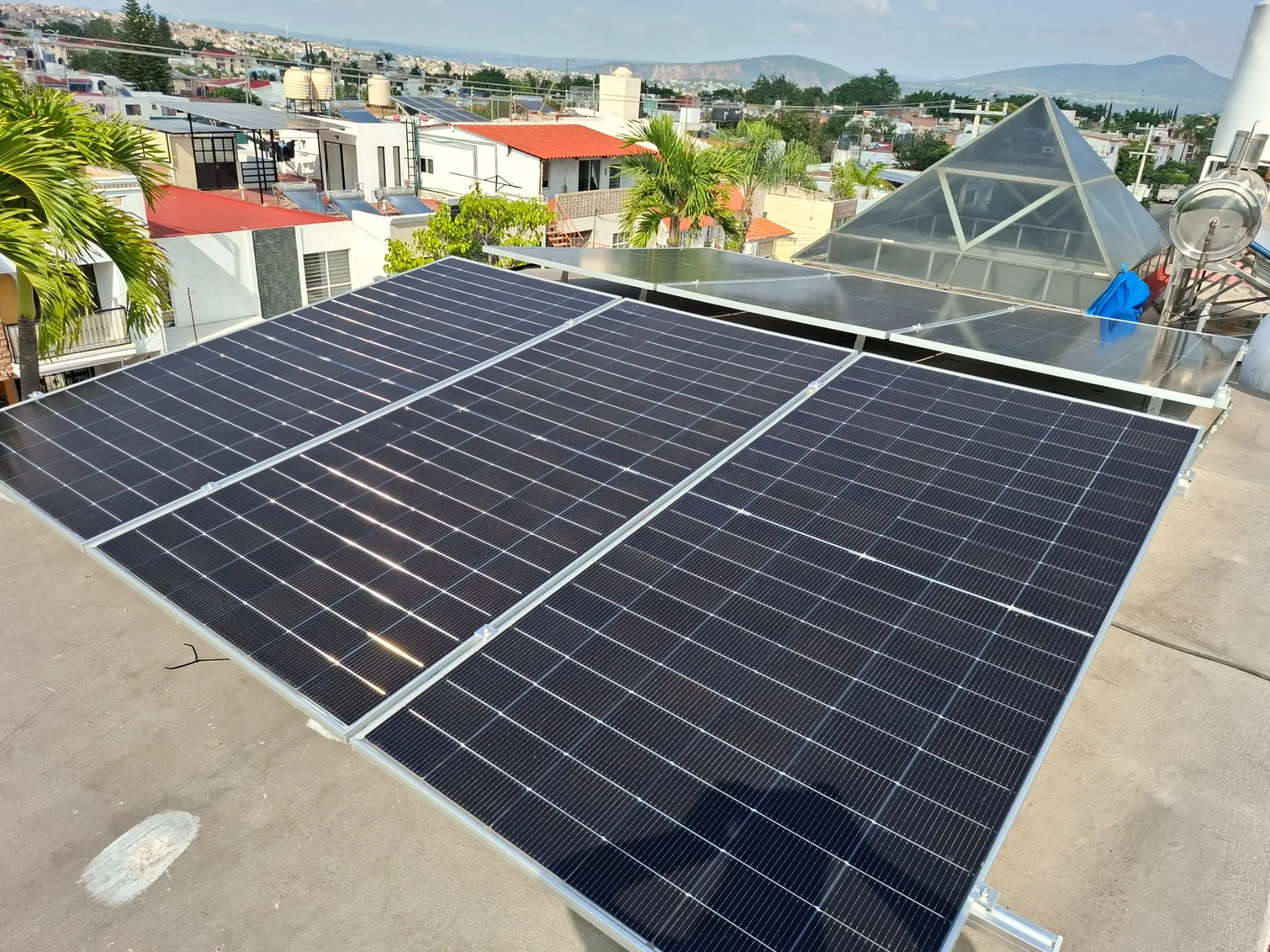 Instalación de SIXTMS: losa con vista a la ciudad